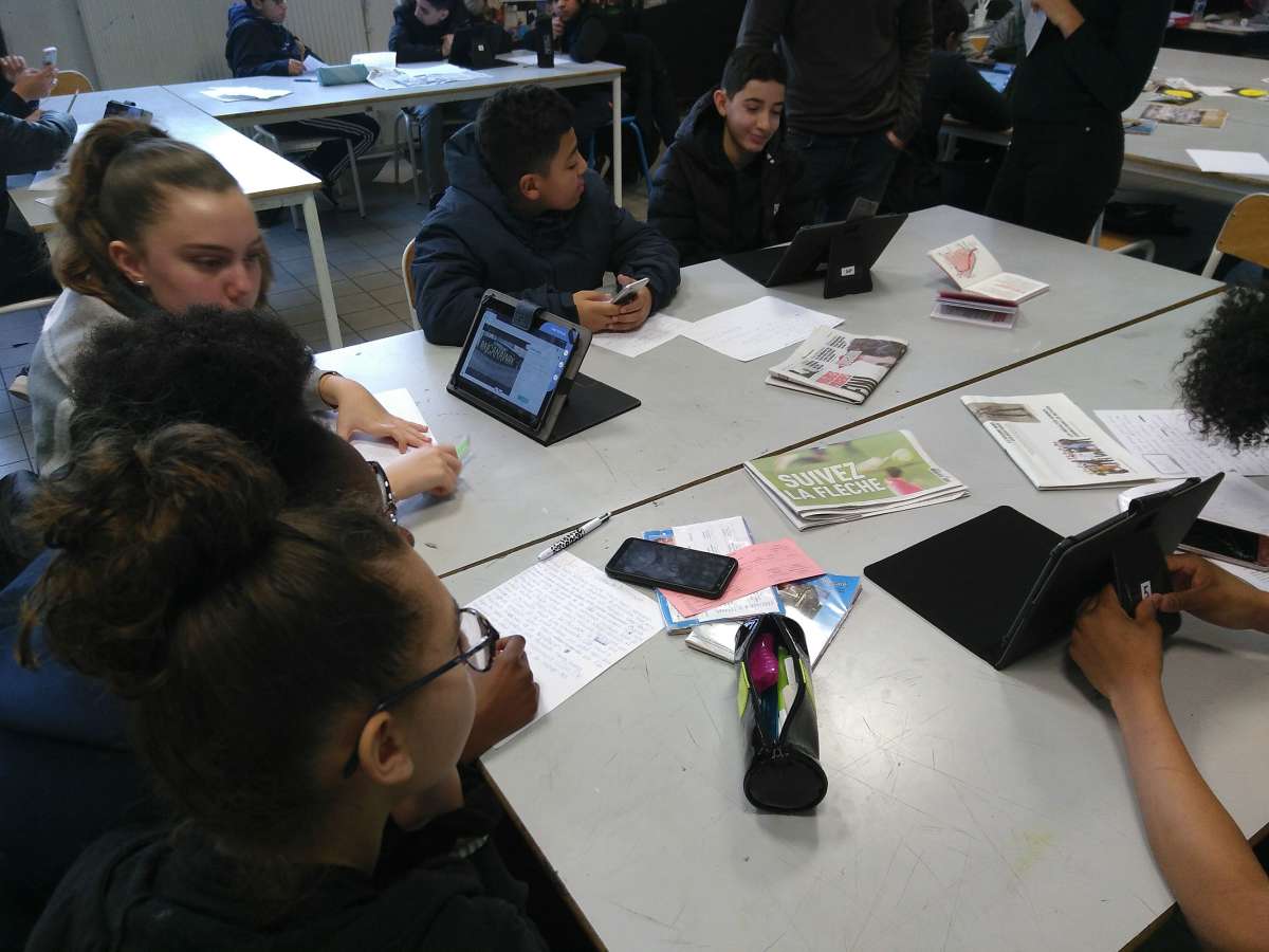 The classroom while the articles are being written