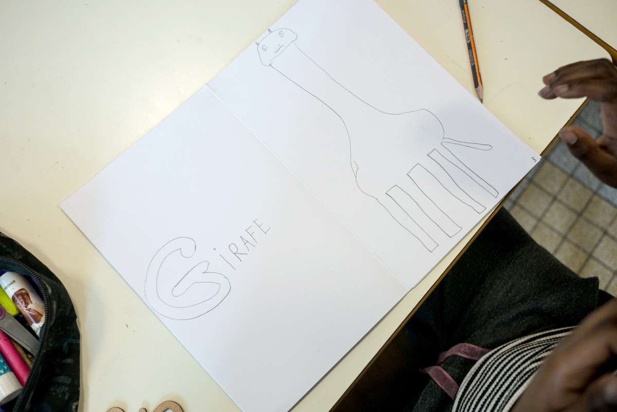 G for Giraffe (Girafe).