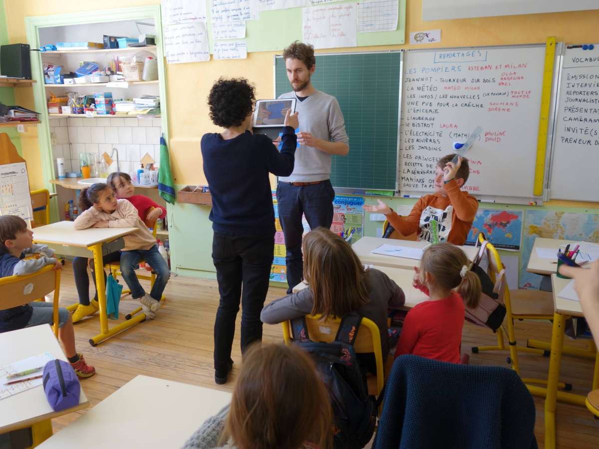Demonstration of shooting from a storyboard (Saint-Nazaire-le-D&eacute;sert)