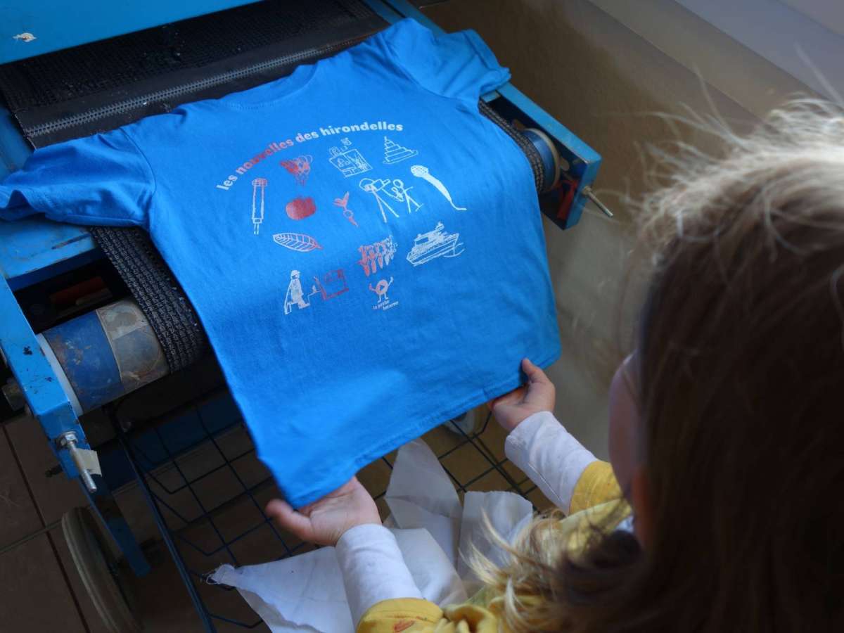 The t-shirts come out of the oven (Allison&rsquo;s class, Cobonne)